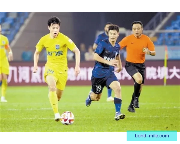 巴顿在天津津门虎边路突破依然犀利但最后一传精度有待提升